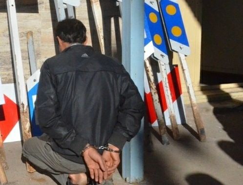 دستگیری سارق علائم راهنمایی در هامون