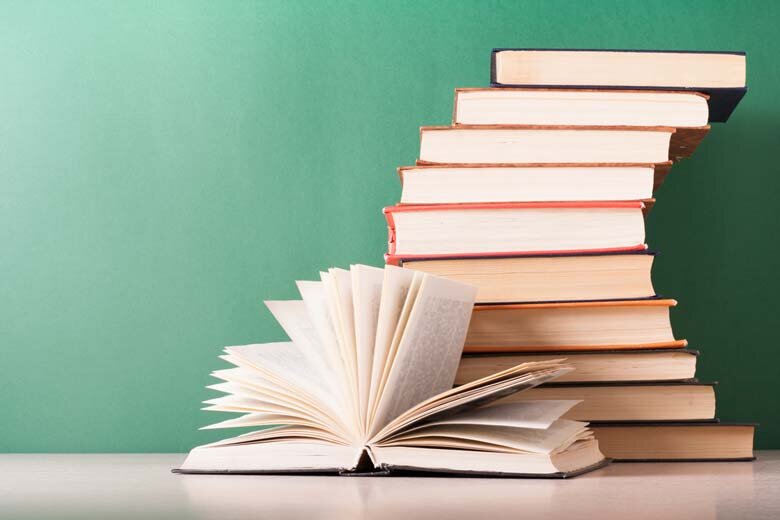 کتاب‌خوانی در سایه فضای مجازی