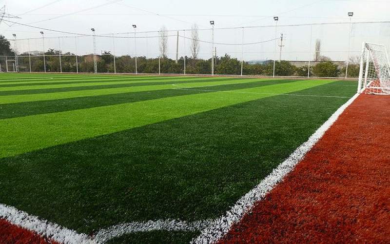احداث ۱۰ زمین چمن ورزشی در سیستان