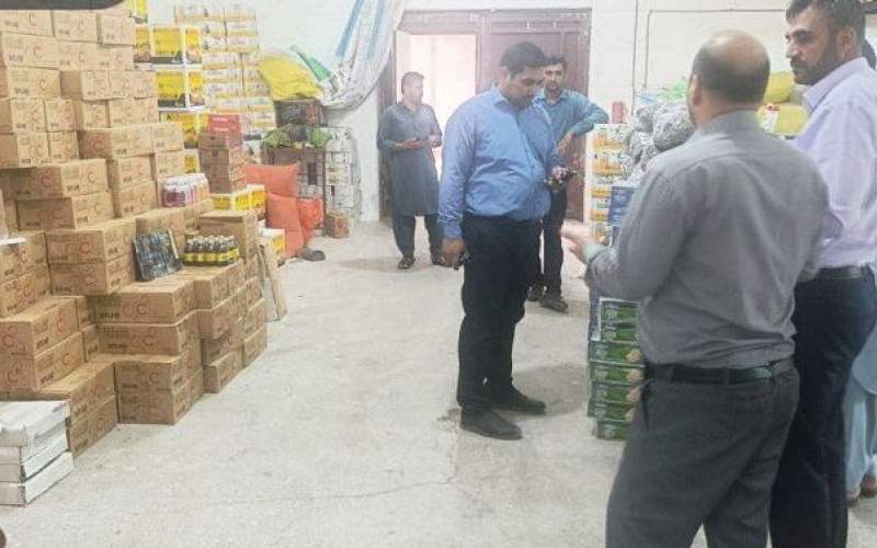 مهروموم ۲ انبار بزرگ کالای غیرمجاز در نیمروز