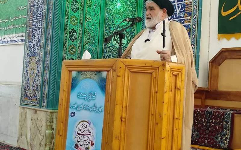 مسئولان کشور باید کنار مردم بایستند