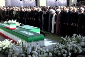 اقامه نماز بر پیکر پدر شهید یک ملت