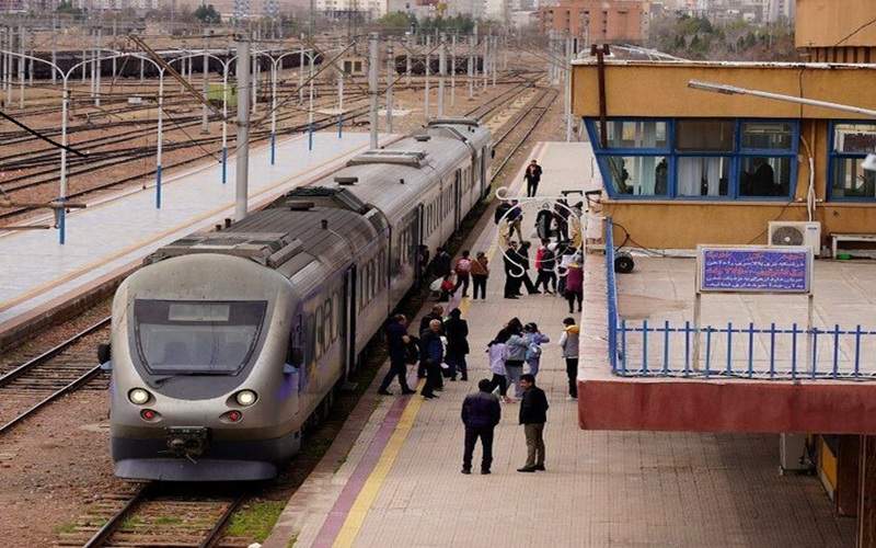 ناوگان جنوب شرق پایکار بدرقه رهبر شهید