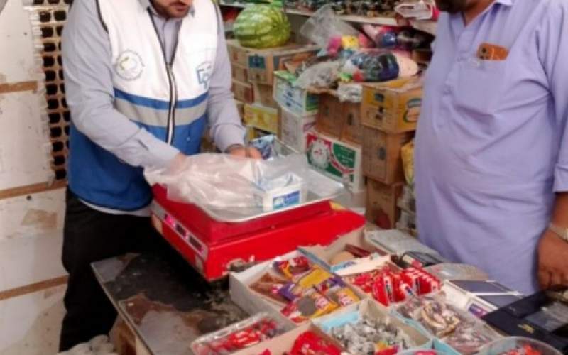 معدوم‌سازی ۸۰ کیلوگرم موادغذایی فاسد در زهک