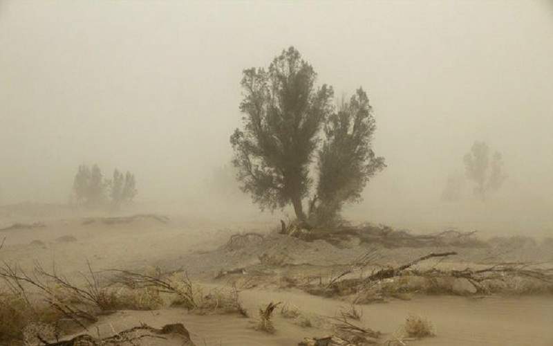 باد و گردوخاک در راه شمال سیستان‌وبلوچستان