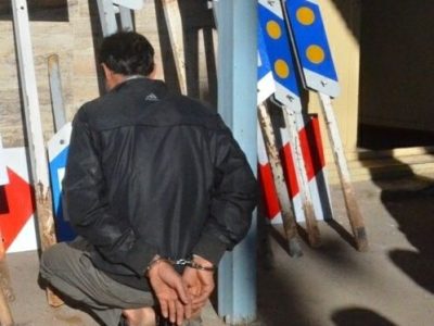 دستگیری سارق علائم راهنمایی در هامون