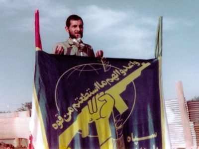 پشتیبان و از ته قلب مقلد امام خمینی باشید