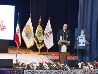 خانواده‌های شهدا پرچمدار کاروان بصیرت‌اند