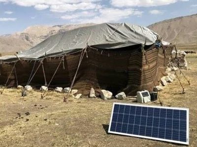روشنایی خورشید بر بام سیاه‌چادرهای سیستان‌و بلوچستان