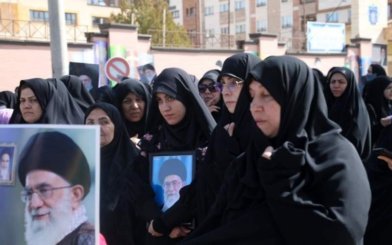 بانوان وارثان فرهنگی مکتب رهبر شهید