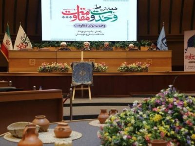بصیرت سلاح اصلی مقابله روایت‌های دشمن است